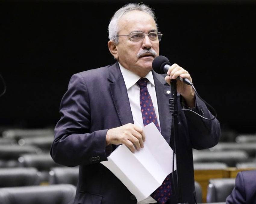 Depois de romper com o vice, Prefeito quer Átila Lira para sua sucessão